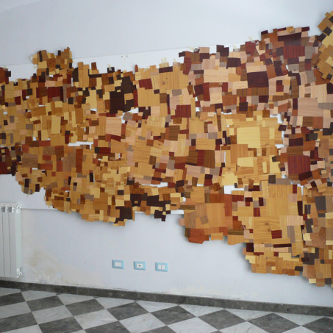 Sicilia (zattera), 2009. Mosaico di ritagli di vinil adesivo a decoro finto legno (circa 150x4 m).